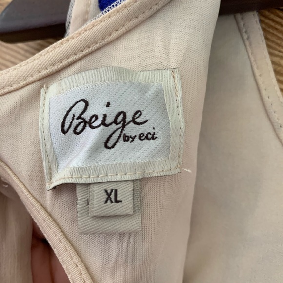 FLORAL EMBROIDERED SWING DRESS BEIGE BY ECI ROSES - Picture 7 of 8